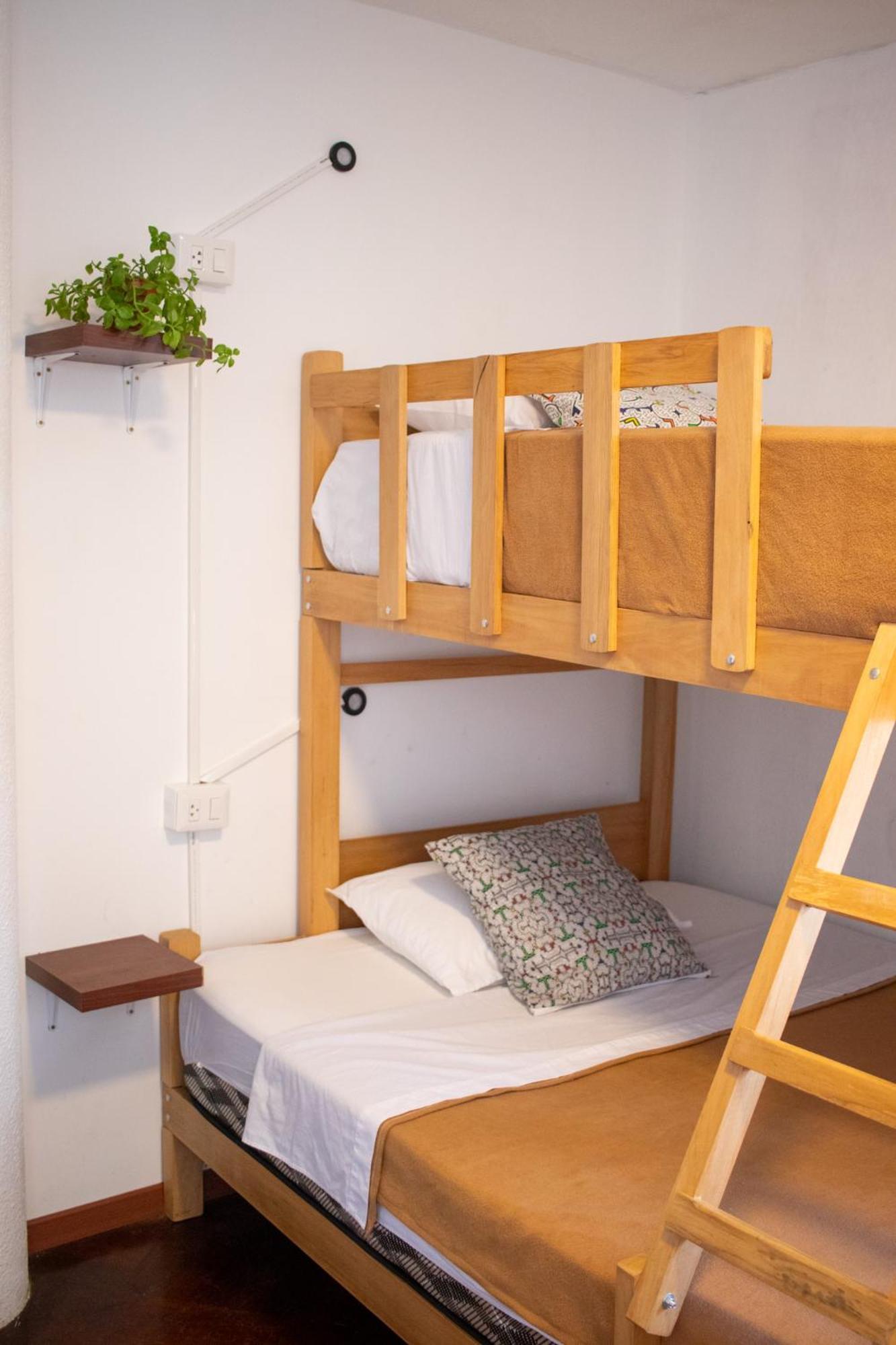 Temazcal Hostel Лима Экстерьер фото